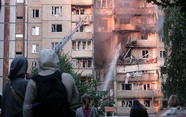Разрушенные дома в Киеве, массированный налет на Кривой Рог: все о последствиях атаки РФ