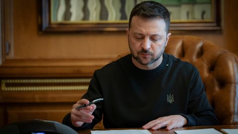Зеленский подписал санкции против Миндича и Цукермана