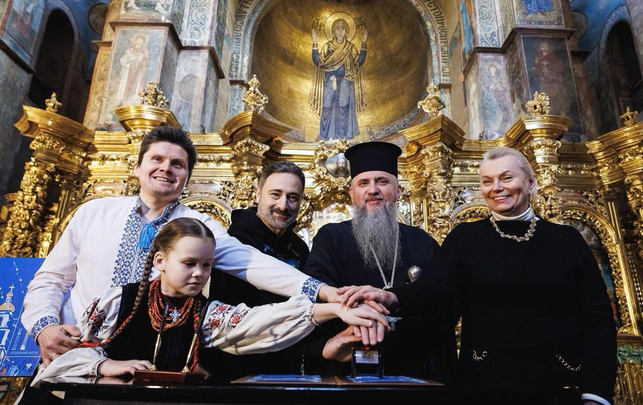 "Укрпошта" урочисто погасила різдвяну марку в Софії Київській: що на ній зображено