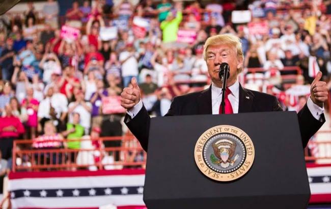 Якщо Трамп перестане писати в Twitter, вартість мережі впаде на 2 млрд доларів, - Bloomberg