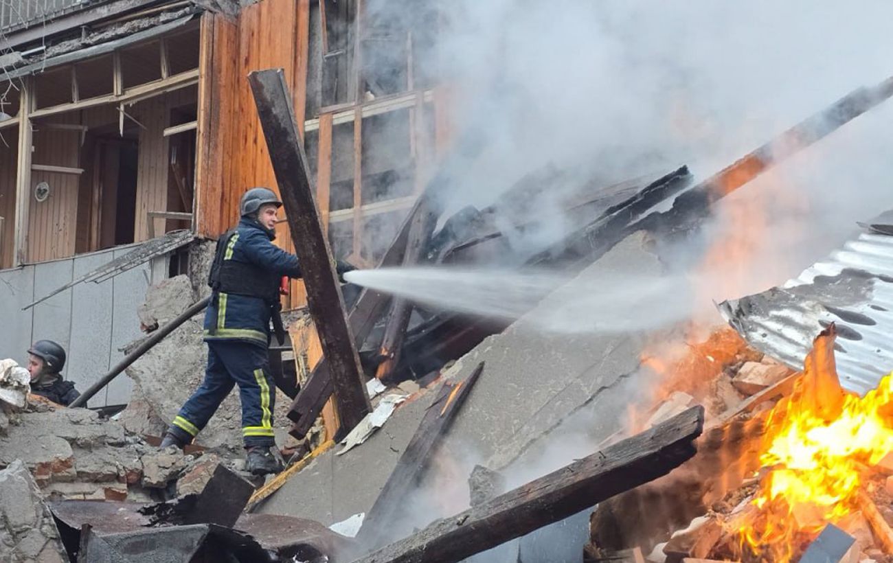 Ракетний удар по Харкову: під завалами можуть перебувати п'ятеро людей