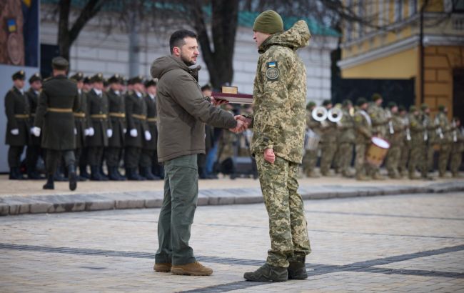 Зеленський обговорив потенціал СБУ із Героєм України, полковником Козаком