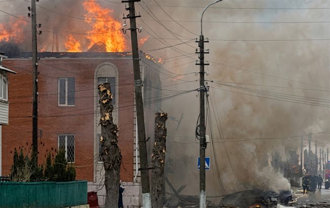 Невідомий дрон влучив у будівлю податкової на Чернігівщині (фото)