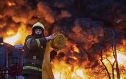 РФ била по гостиницам, домам и детской площадке, много жертв: все об атаке на Киев, Днепр, Одессу