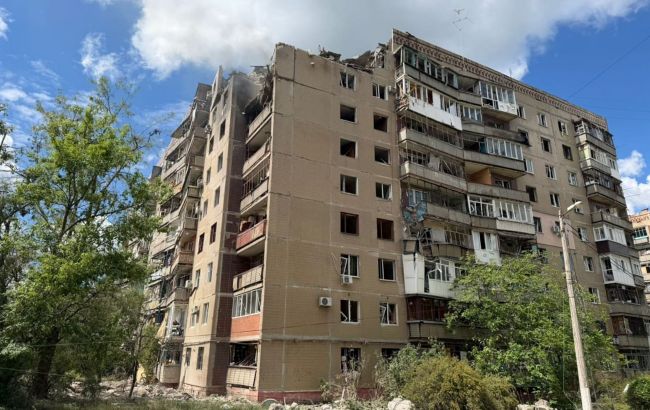 Росія вдарила ФАБами по багатоповерхівках у Дружківці: є поранені