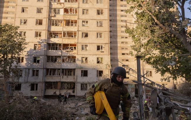Постраждалі, жертви та зруйновані будинки з лікарнею: все про обстріл Києва, Харкова і Дніпра
