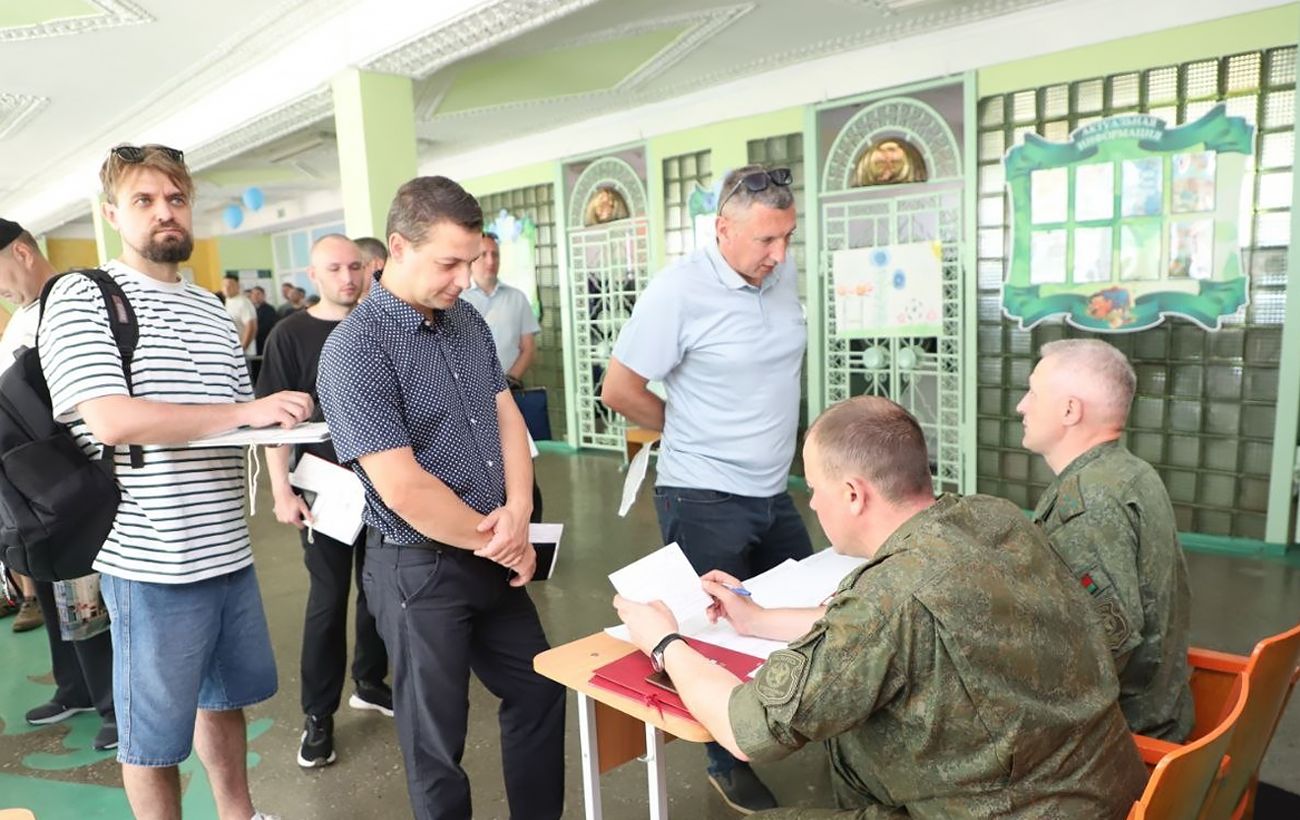 Білорусь розпочала мобілізаційні навчання біля кордону України