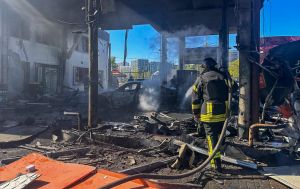 У Києві російський дрон упав на територію АЗС, є постраждалі