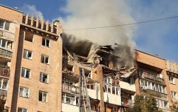 Росіяни вдарили по багатоповерхівці в Харкові, понад 10 постраждалих