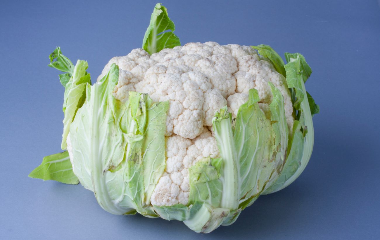 Не викидайте листя з цвітної капусти: шеф-кухар показав, що з нього зробити