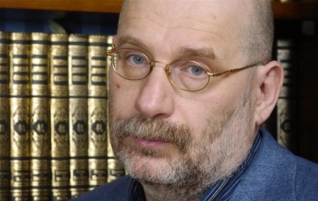 Акунін про своїй новій книзі: Не сподобається ні "ватникам", ні "вышиватникам"