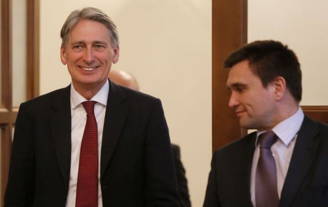 Клімкін на саміті НАТО обговорив підтримку України з боку Великобританії