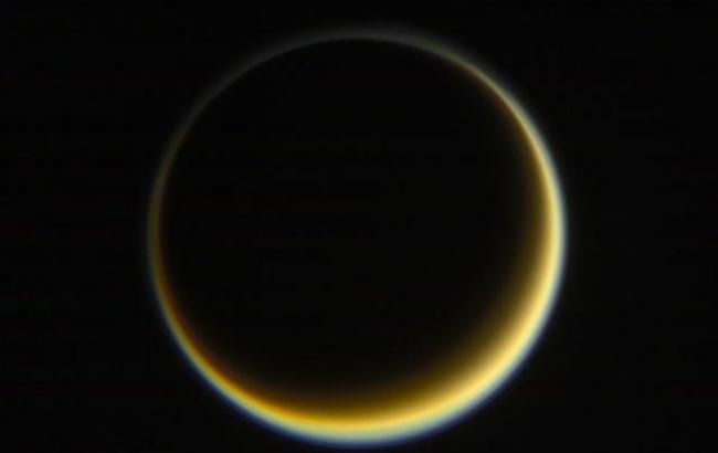 У мережі показали унікальні знімки Сатурна, зроблені зондом Кассіні