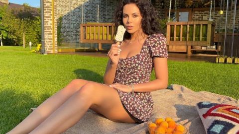 Шкарпетки з босоніжками: Настя Каменських здивувала літнім аутфітом