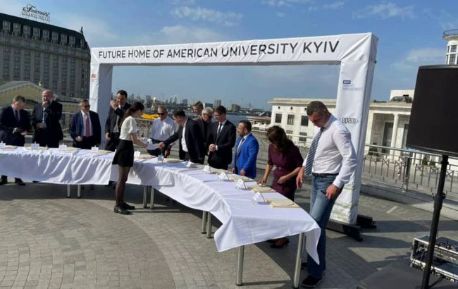 Кличко та Волкер презентували американський університет у Києві