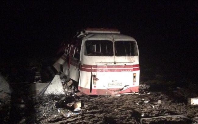 Под Артемовском автобус подорвался на мине, погибли 3 пассажира, - МВД