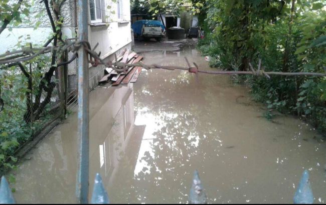Унаслідок негоди в Закарпатті знеструмлено селища й підтоплено будинки