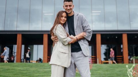 Снова вместе? Александр Эллерт поздравил Ксению Мишину с годовщиной романтичным видео