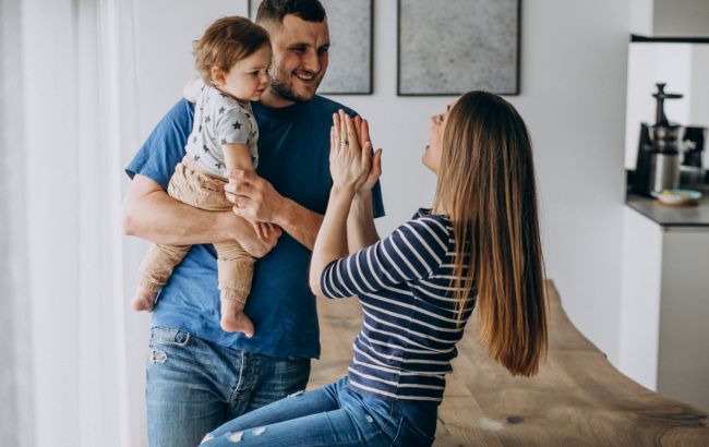 Названы ошибки, которых родители должны избегать, чтобы не разбаловать ребенка