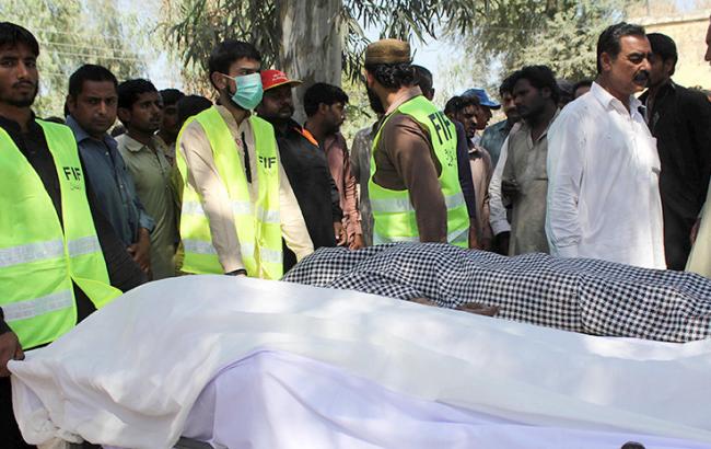 Доглядач храму в Пакистані заявив, що скоїв масове вбивство через "загрозу для свого життя"