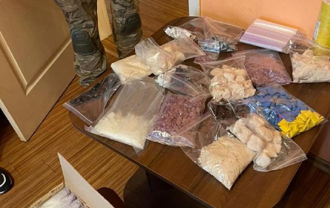 Мільйонні обороти. В Україні викрили масштабну банду наркоторговців