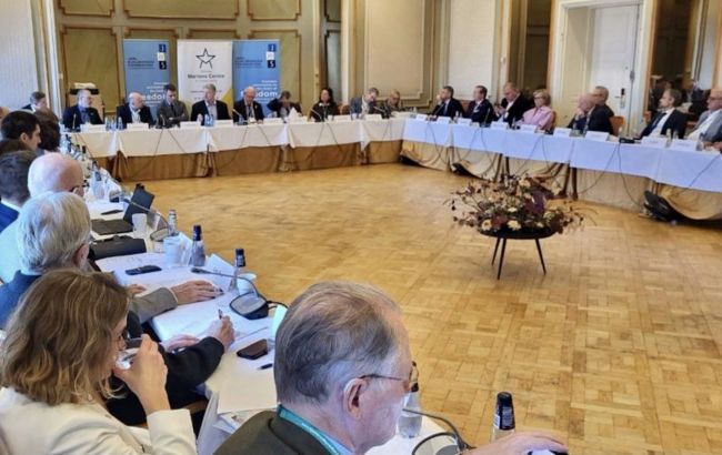 Порошенко призвал НАТО начать вступительные переговоры с Украиной