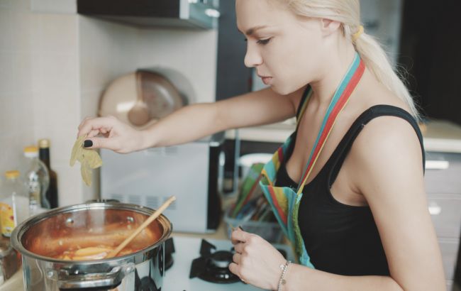 Топ-4 помилки на кухні, які шкодять здоров'ю: ніколи їх не робіть!