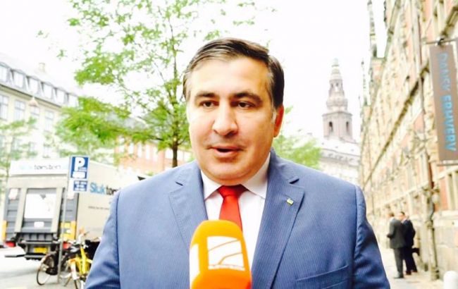 Саакашвили прошел польскую границу и стоит на нейтральной территории