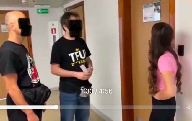 В Познани задержали поляков, провоцировавших украинку вопросами о Бандере