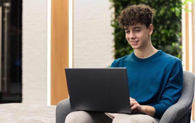 Google представить єдину операційну систему для смартфонів і ноутбуків: що відомо