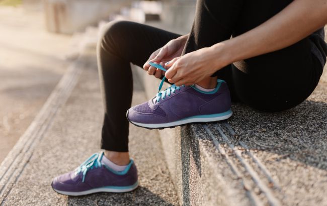 Главный признак во время ходьбы, который указывает, что обувь неправильного размера