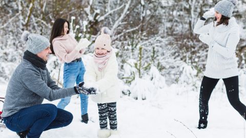 Как украинцы играли зимой сто лет назад: забытые развлечения наших предков