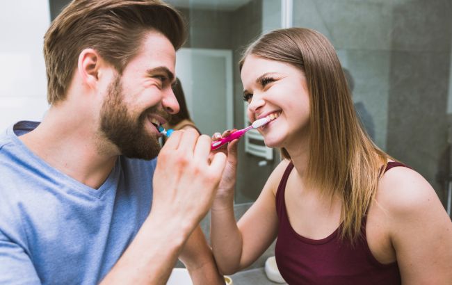 Дефицит этого витамина может привести к проблемам с деснами и потере зубов