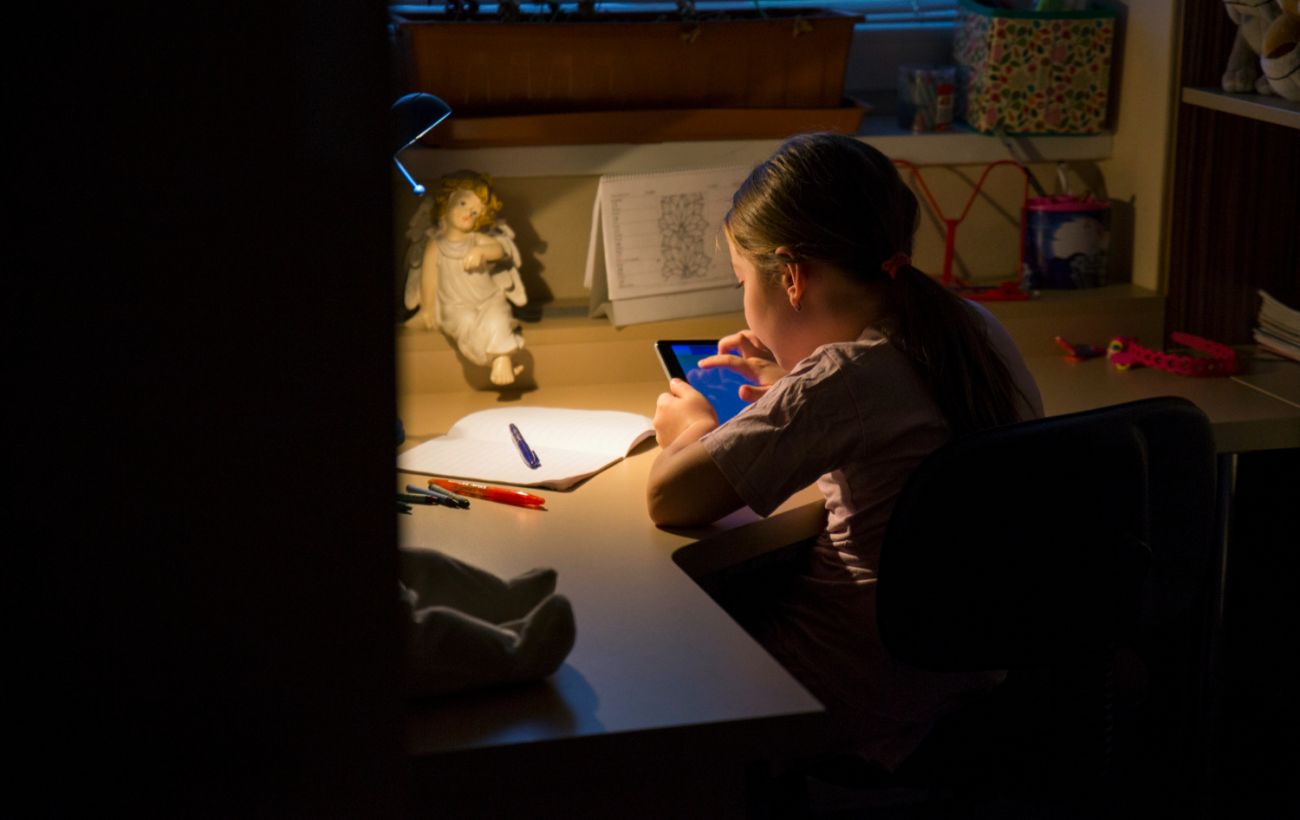 Чи можна робити уроки під час відключень світла? Це мають знати всі батьки