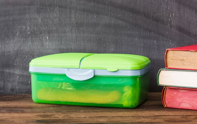 5 ознак, що час викинути пластикові контейнери для їжі: перевірте свої!