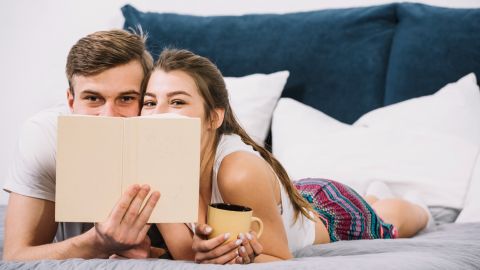 Ко Дню влюбленных: пять книг о любви, которая спасает даже в самые темные моменты