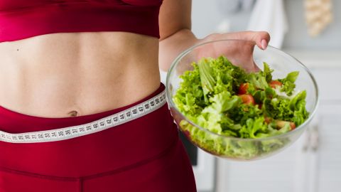 Їжте і худніть: топ-5 салатів, які допоможуть отримати ідеальну талію