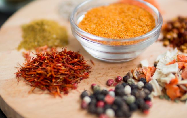 Эти 4 комбинации специй полностью заменят соль без потери вкуса