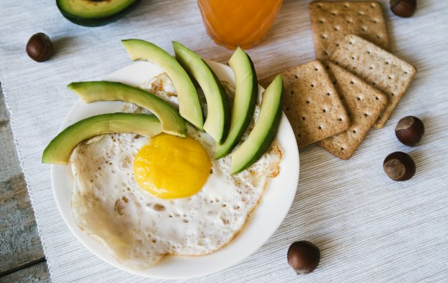 Добавьте это к утренней яичнице, чтобы сделать ее еще полезнее