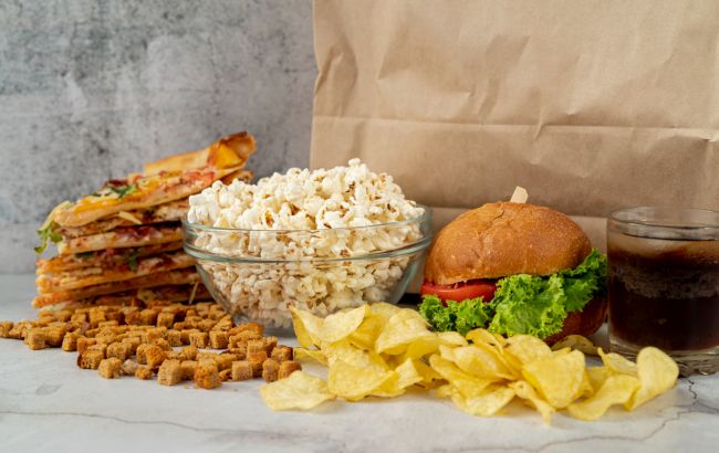 Названо продукти, які найбільше шкодять здоров’ю: ви їсте їх майже щодня!