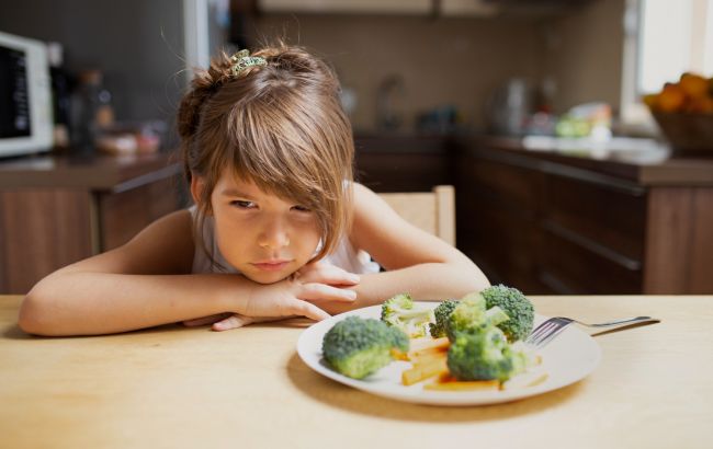 Чи можна дітям постувати? Педіатр попередила про ризики