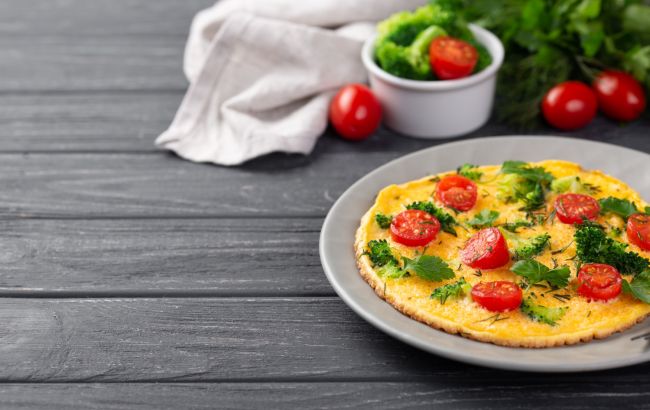 7 варіантів омлету для здорового і ситного сніданку: рецепти від нутриціолога