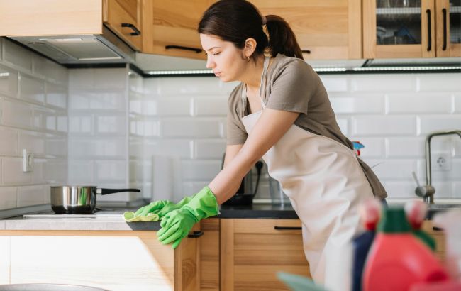 5 помилок під час прибирання кухні, які зроблять більше шкоди, ніж користі