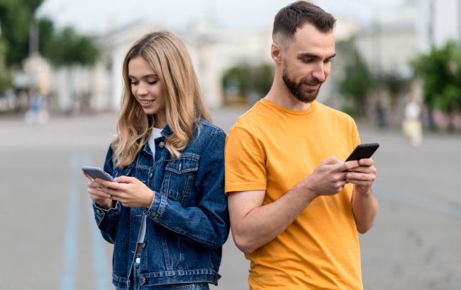 Мобильная связь 2025: сколько платят украинцы за услуги и кто предлагает лучшие условия