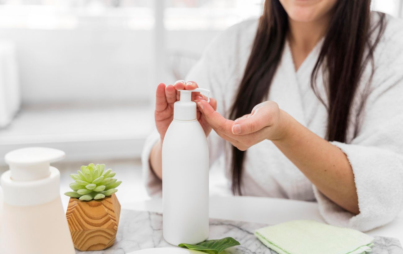 Шампунем можна не лише мити волосся: 5 спосіб використання в побуті