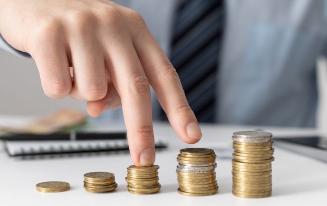 Зарплати в Україні злетіли на 20%: де шукати найвищі доходи та хто в аутсайдерах