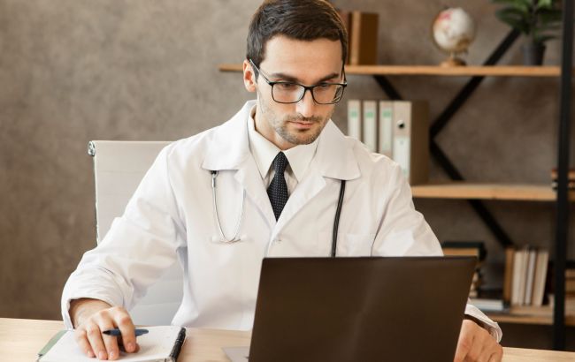 Медицинские данные украинцев: кто может смотреть вашу историю болезней и защищена ли она от "слива"