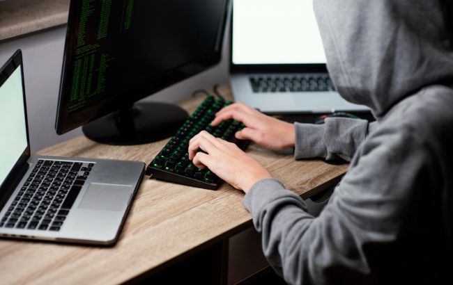 Мошенники начали отправлять украинцам фейковые письма якобы от "Новой почты": как действует схема