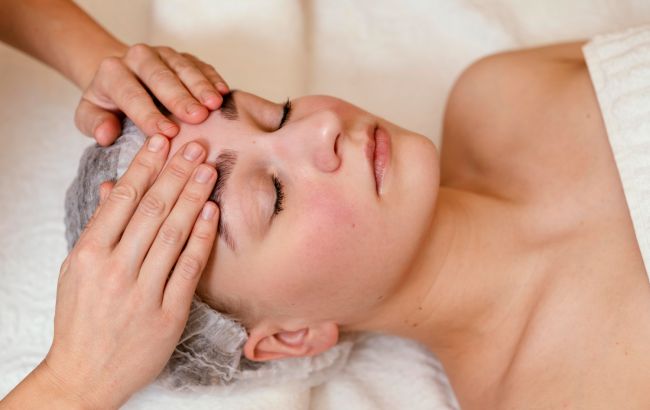 Б'юті-банки для обличчя: чому дерматологи благають їх не робити, а вони все одно популярні