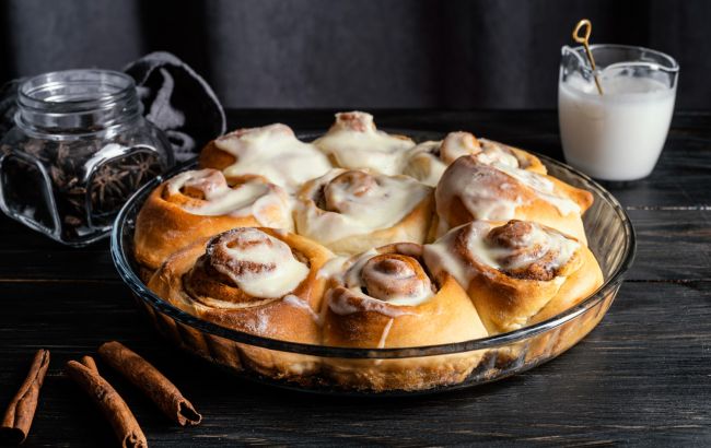 Легендарні булочки сінабони: легкий рецепт ніжної випічки